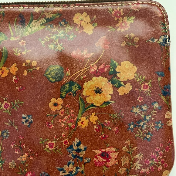 Patricia Nash Cassini Wristlet - EUC - Picture 3 of 13